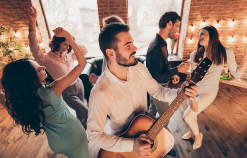 Музичні підбірки для корпоративу та домашньої вечірки